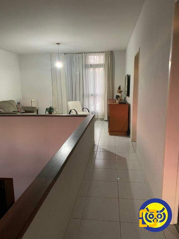 Casa com 257m², 4 quartos (sendo 1 suíte), 1 garagem, no bairro Itaguaçu em Florianópolis