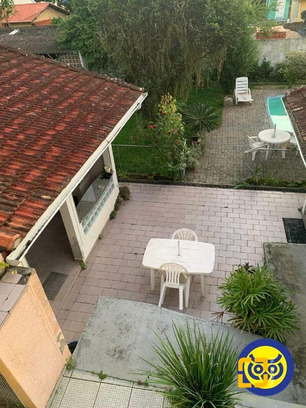 Casa com 257m², 4 quartos (sendo 1 suíte), 1 garagem, no bairro Itaguaçu em Florianópolis