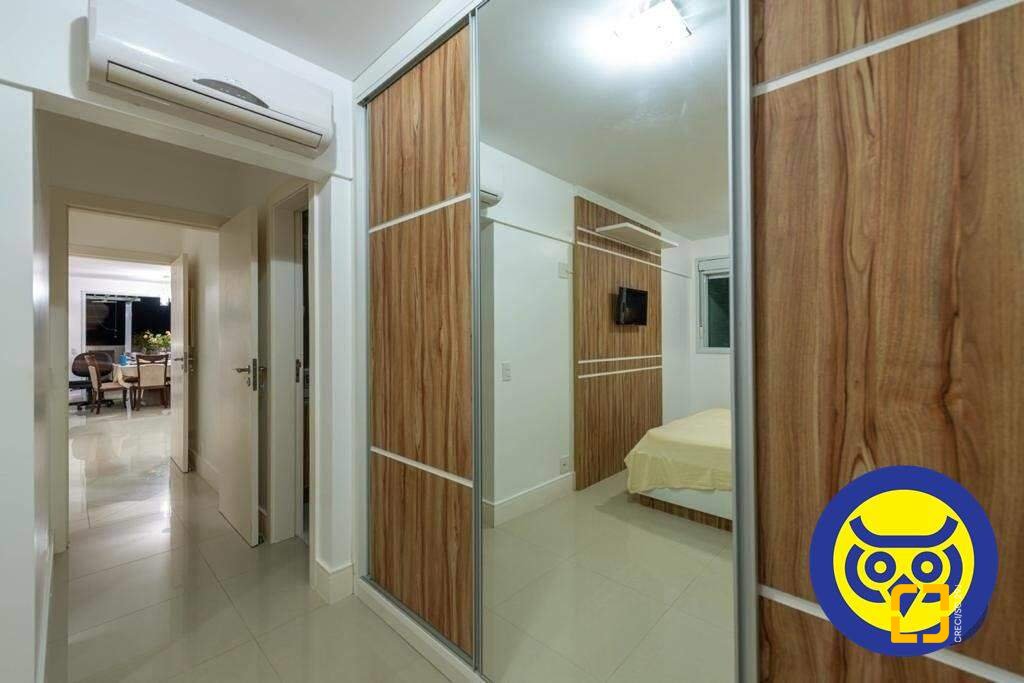 Cobertura com 265m², 6 quartos (sendo 3 suítes), 2 garagens, no bairro Cachoeira do Bom Jesus em Florianópolis