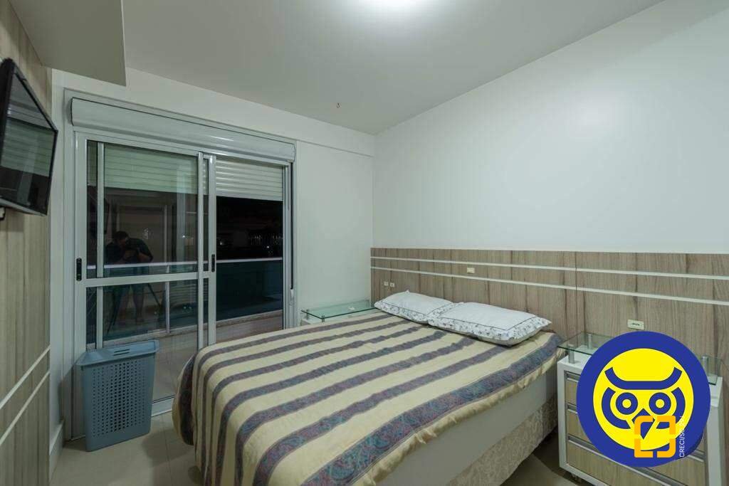 Cobertura com 265m², 6 quartos (sendo 3 suítes), 2 garagens, no bairro Cachoeira do Bom Jesus em Florianópolis
