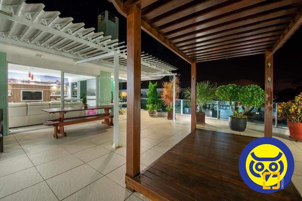 Cobertura com 265m², 6 quartos (sendo 3 suítes), 2 garagens, no bairro Cachoeira do Bom Jesus em Florianópolis