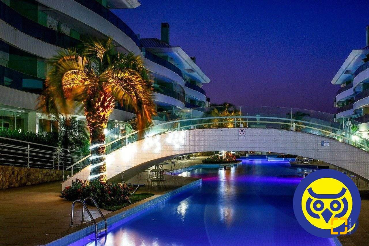 Cobertura com 265m², 6 quartos (sendo 3 suítes), 2 garagens, no bairro Cachoeira do Bom Jesus em Florianópolis