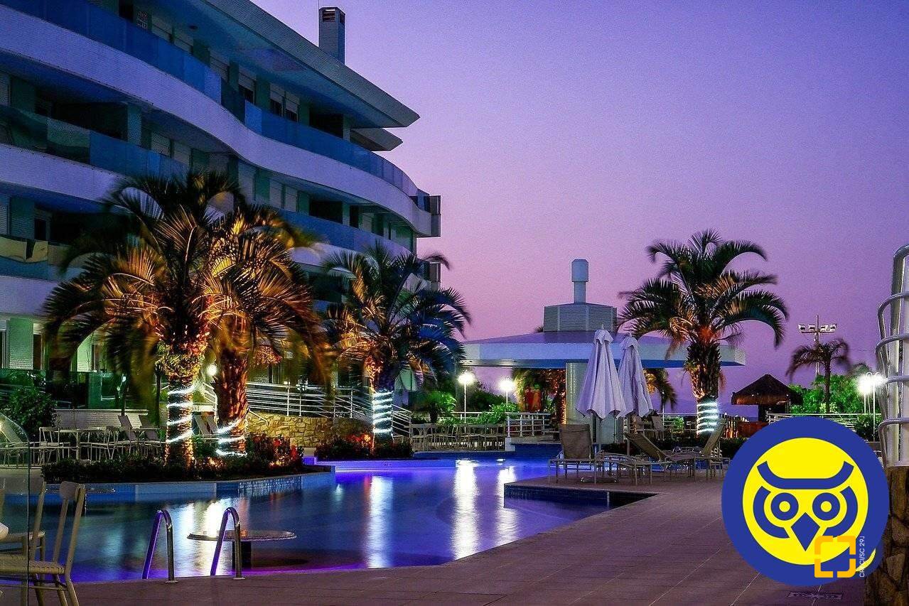 Cobertura com 265m², 3 quartos (sendo 3 suítes), 2 garagens, no bairro Cachoeira do Bom Jesus em Florianópolis