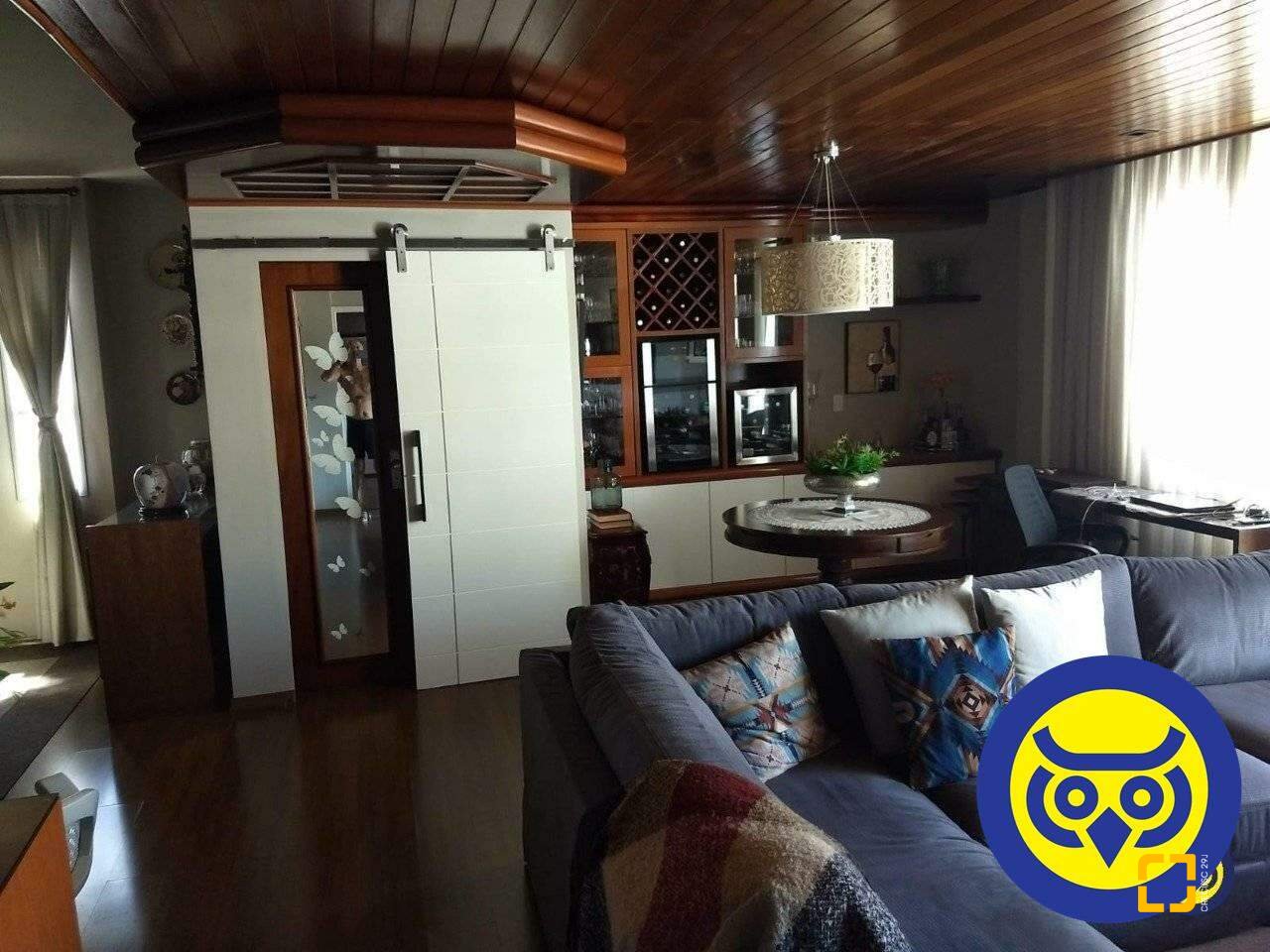 Cobertura com 360m², 5 quartos (sendo 3 suítes), 3 garagens, no bairro Centro em Florianópolis