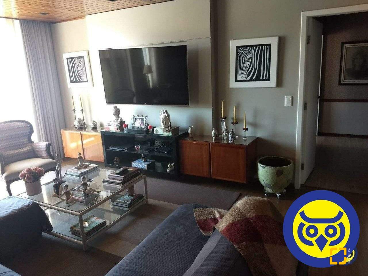 Cobertura com 360m², 5 quartos (sendo 3 suítes), 3 garagens, no bairro Centro em Florianópolis
