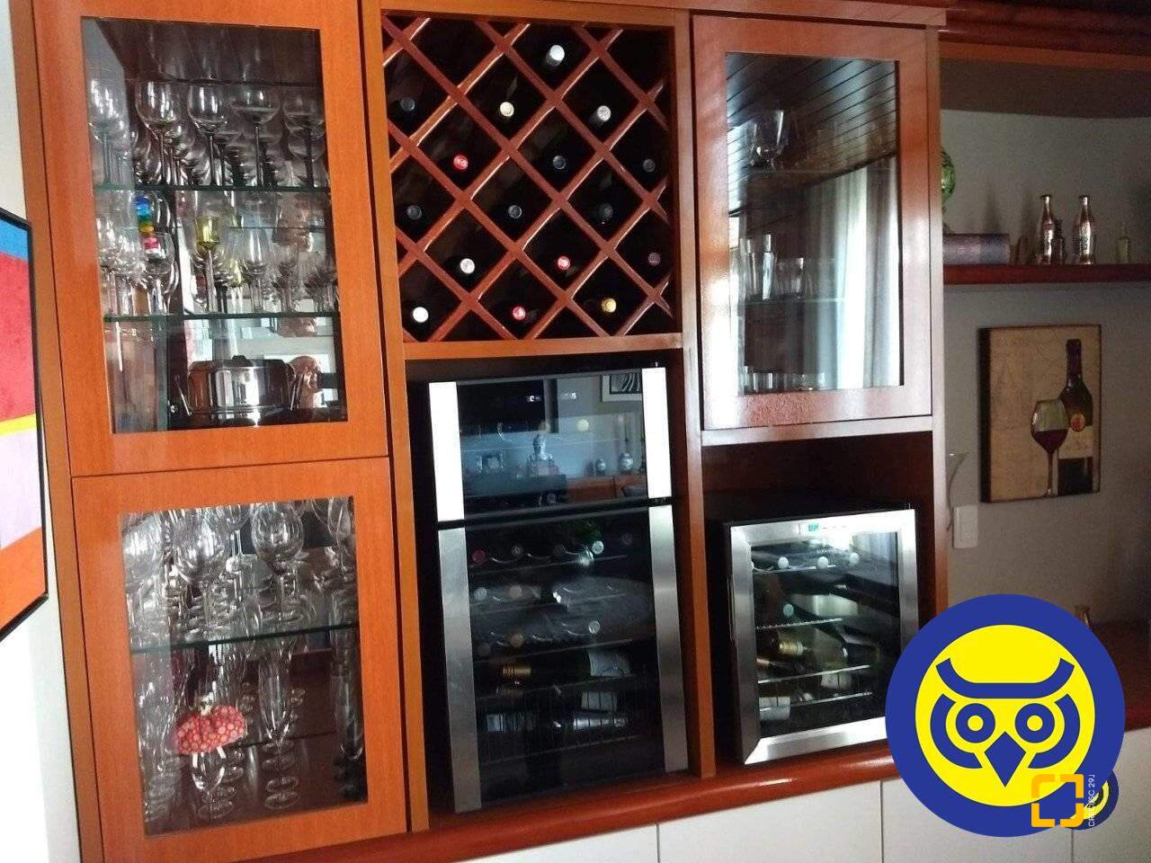 Cobertura com 360m², 5 quartos (sendo 3 suítes), 3 garagens, no bairro Centro em Florianópolis