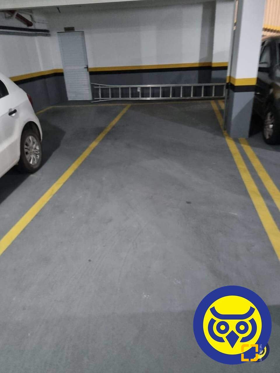 Sala com 30m², 2 garagens, no bairro Centro em Florianópolis