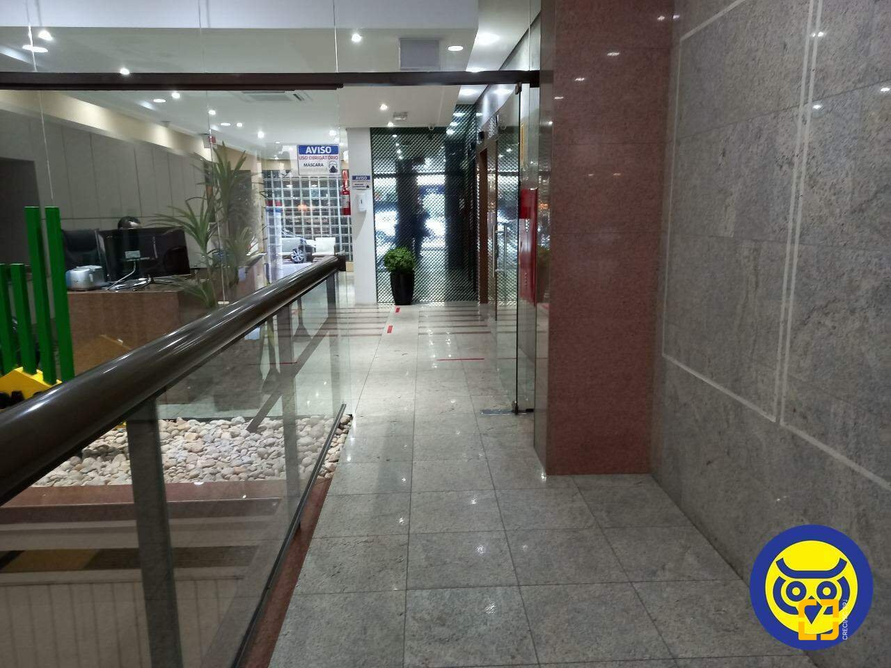 Sala com 30m², 2 garagens, no bairro Centro em Florianópolis