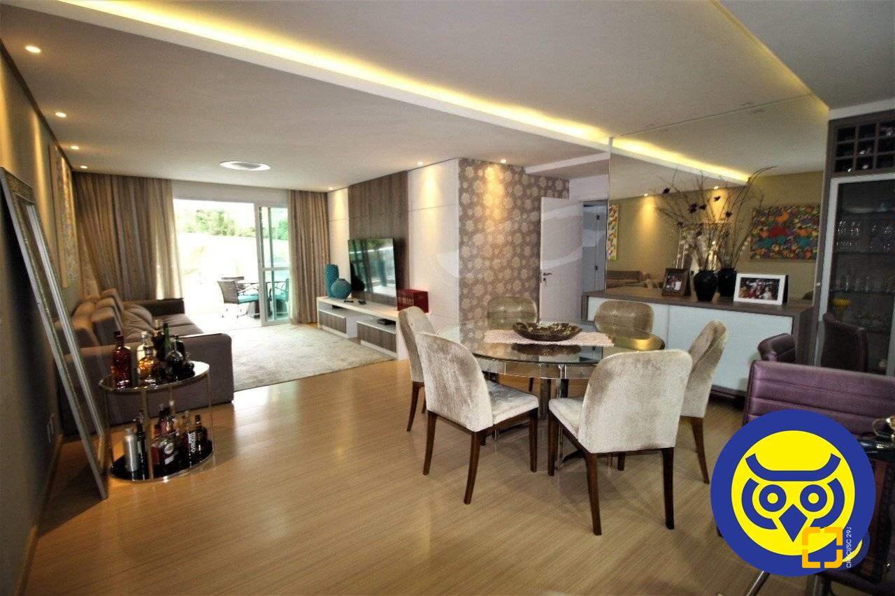 Apartamento com 168m², 7 quartos (sendo 3 suítes), 2 garagens, no bairro Cacupé em Florianópolis