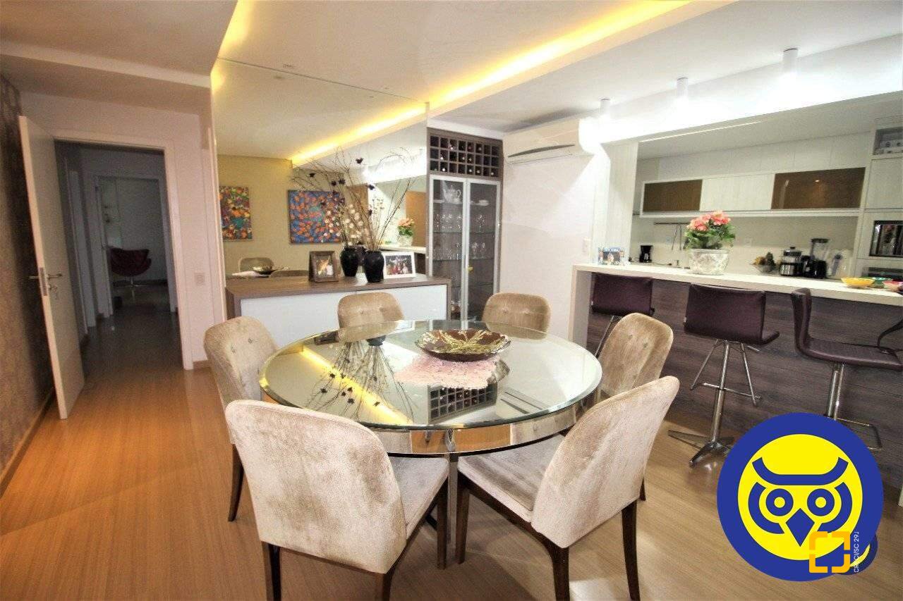 Apartamento com 168m², 7 quartos (sendo 3 suítes), 2 garagens, no bairro Cacupé em Florianópolis