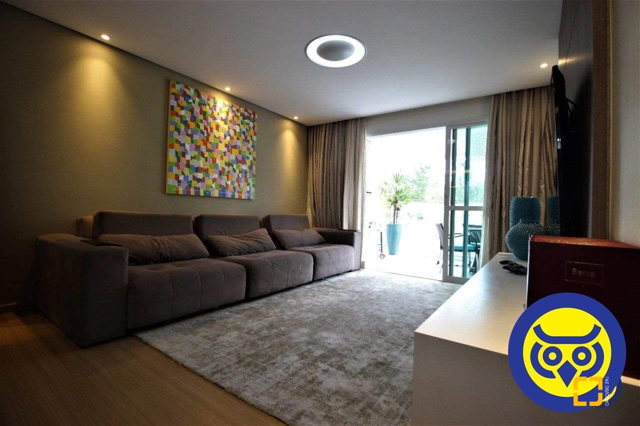 Apartamento com 168m², 7 quartos (sendo 3 suítes), 2 garagens, no bairro Cacupé em Florianópolis