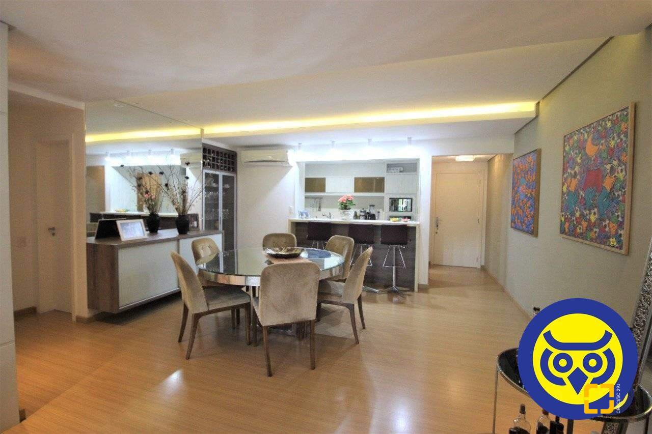 Apartamento com 168m², 7 quartos (sendo 3 suítes), 2 garagens, no bairro Cacupé em Florianópolis