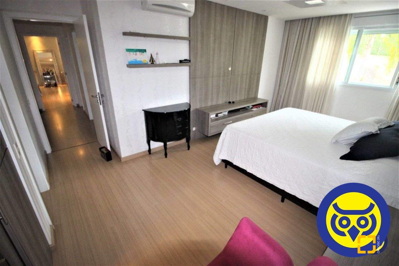 Apartamento com 168m², 7 quartos (sendo 3 suítes), 2 garagens, no bairro Cacupé em Florianópolis
