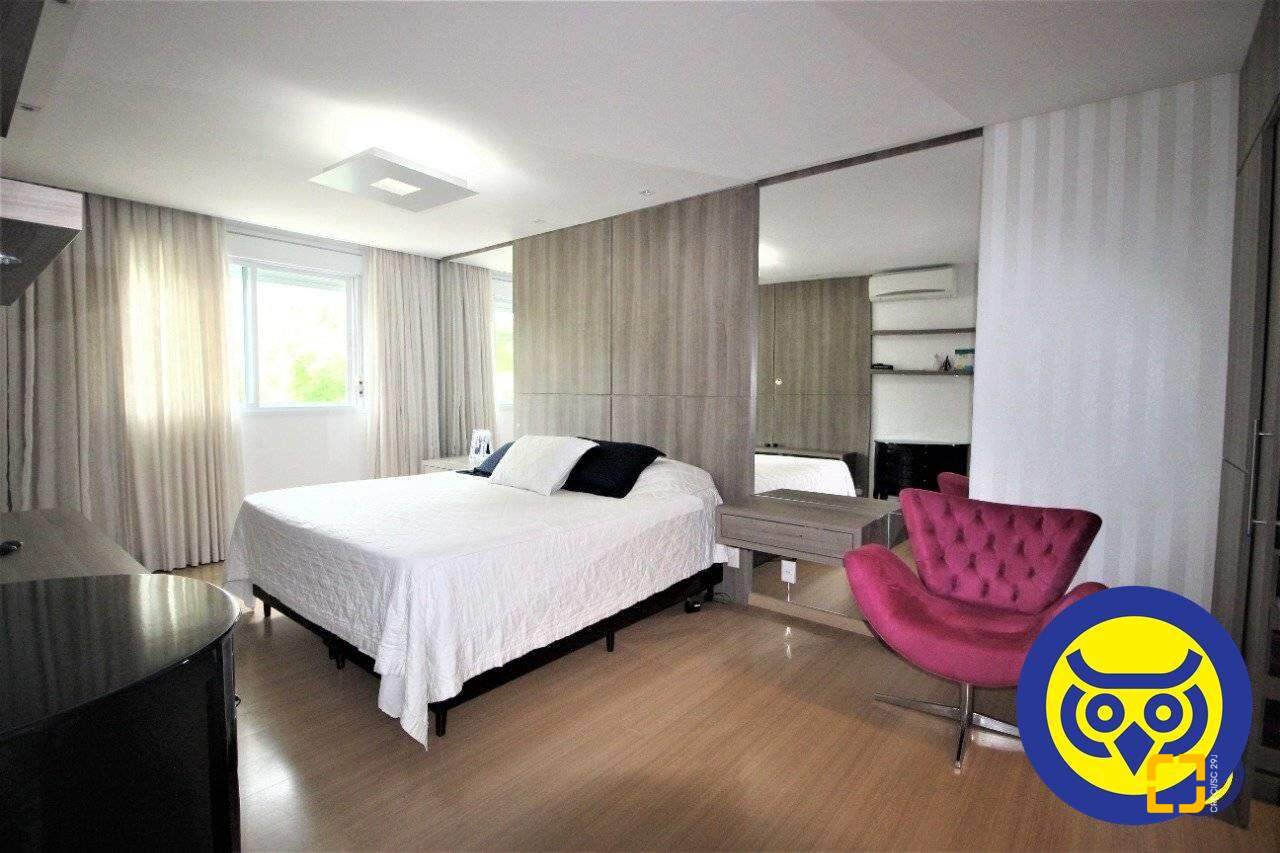 Apartamento com 168m², 7 quartos (sendo 3 suítes), 2 garagens, no bairro Cacupé em Florianópolis