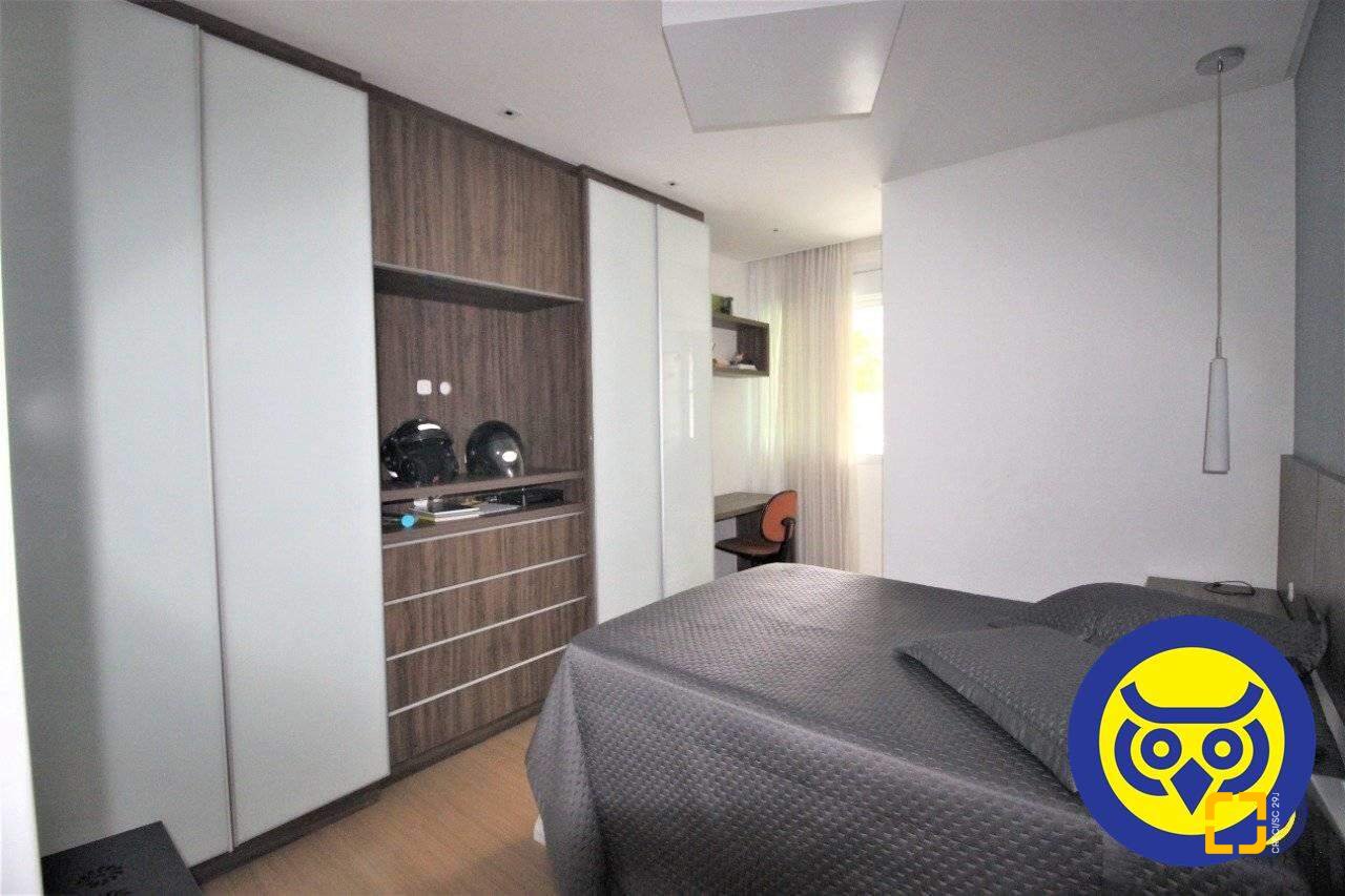 Apartamento com 168m², 7 quartos (sendo 3 suítes), 2 garagens, no bairro Cacupé em Florianópolis