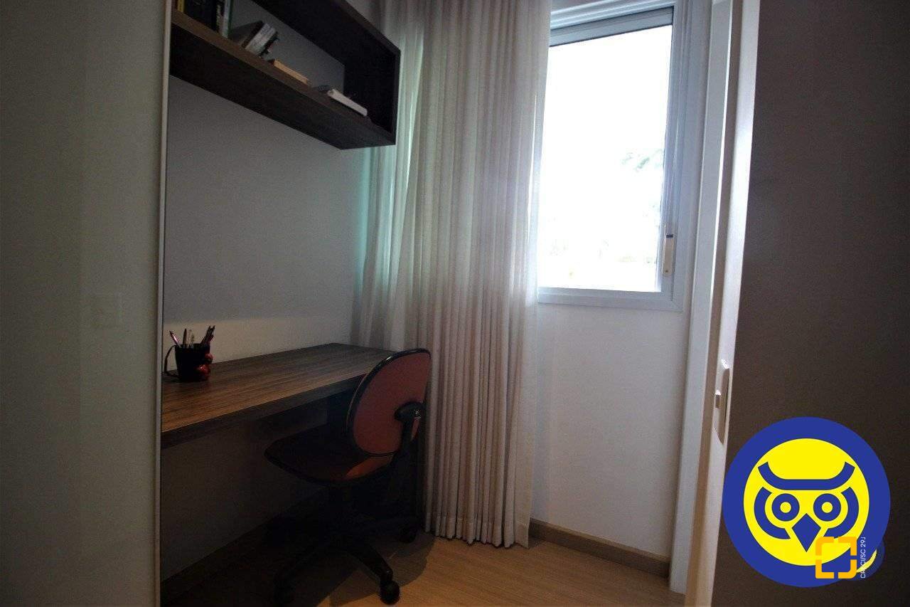 Apartamento com 168m², 7 quartos (sendo 3 suítes), 2 garagens, no bairro Cacupé em Florianópolis