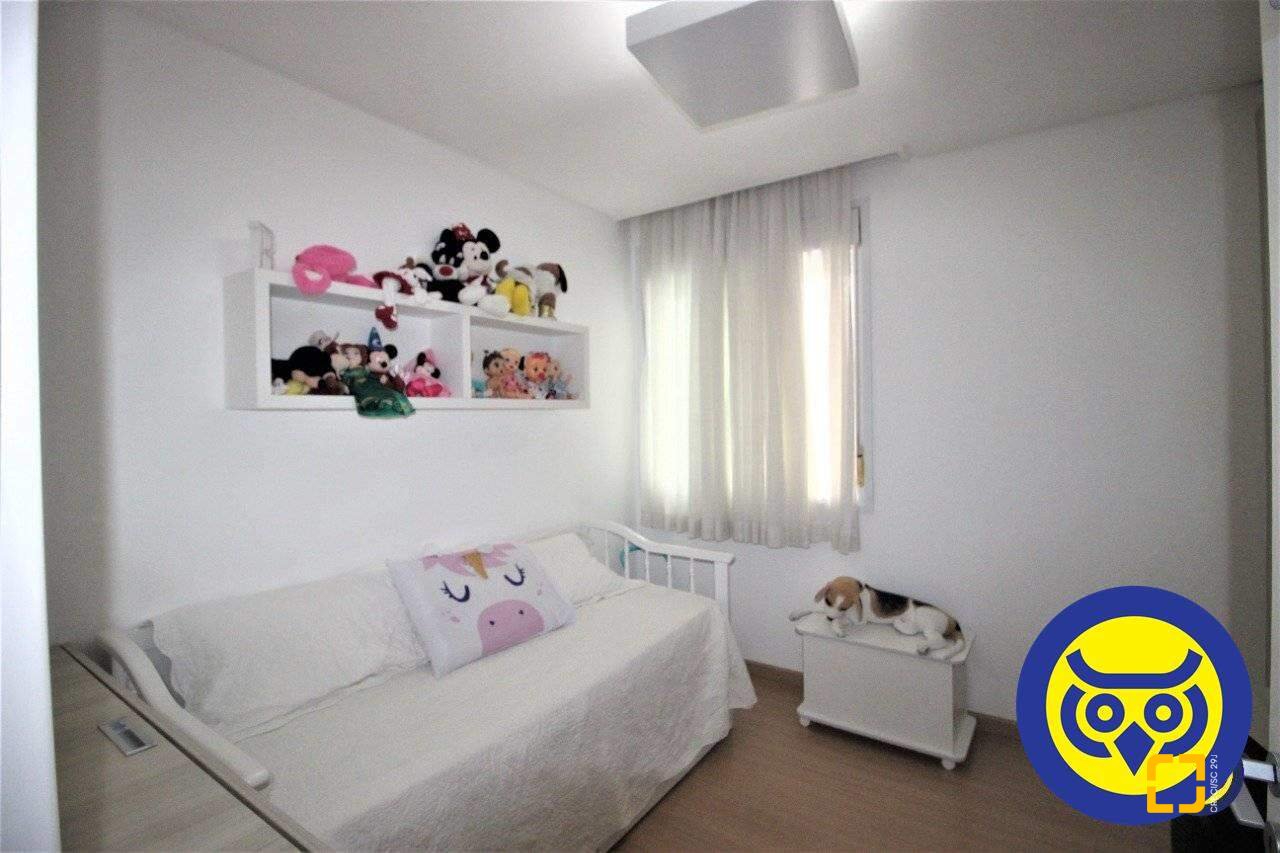 Apartamento com 168m², 7 quartos (sendo 3 suítes), 2 garagens, no bairro Cacupé em Florianópolis