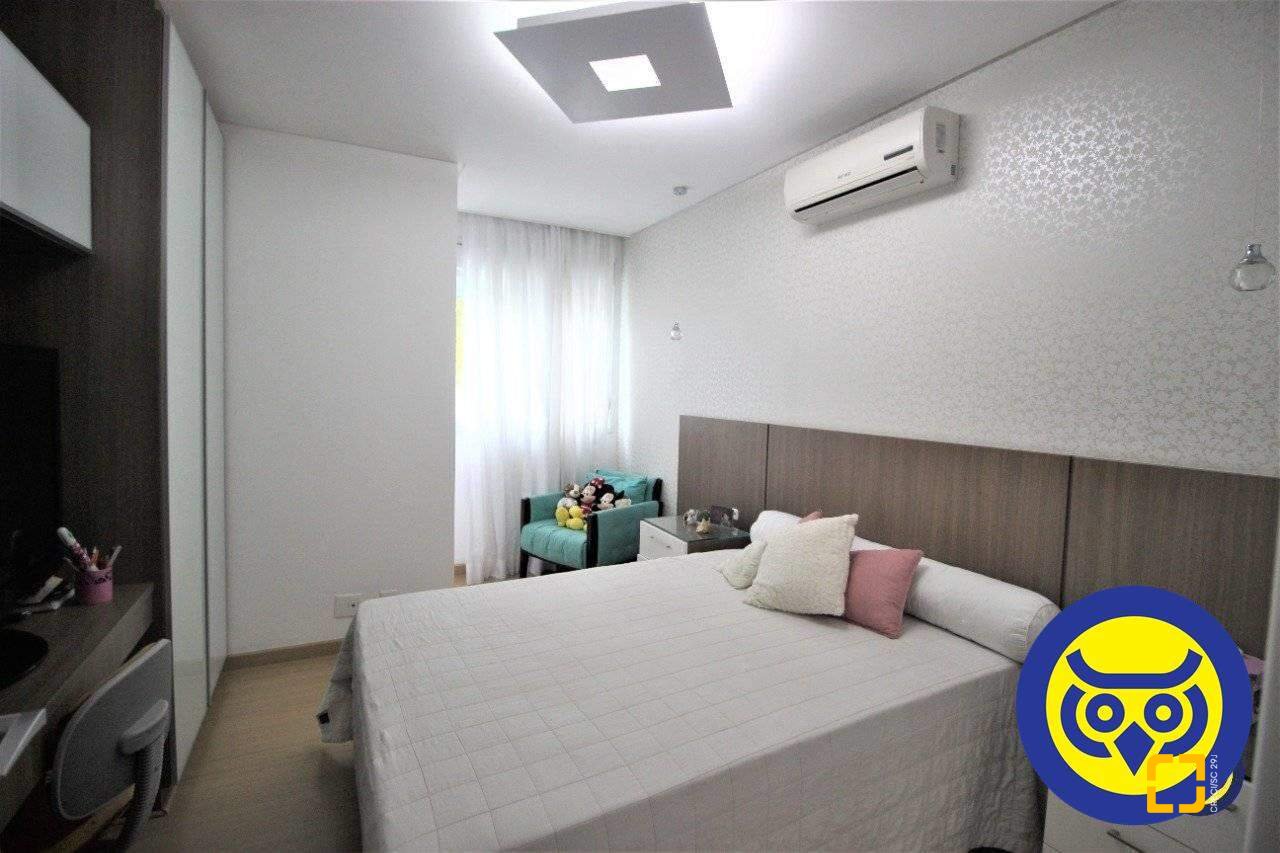 Apartamento com 168m², 7 quartos (sendo 3 suítes), 2 garagens, no bairro Cacupé em Florianópolis