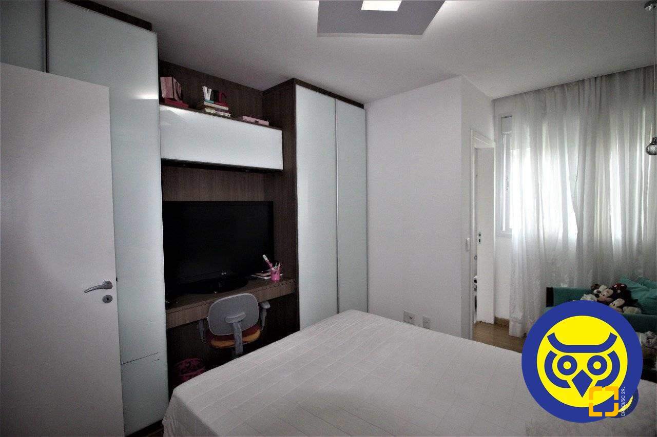 Apartamento com 168m², 7 quartos (sendo 3 suítes), 2 garagens, no bairro Cacupé em Florianópolis