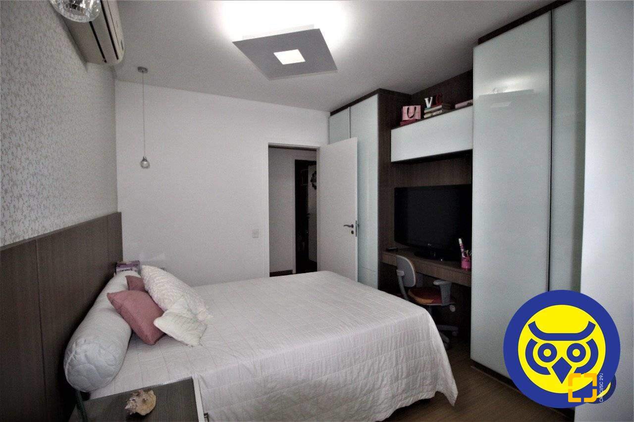 Apartamento com 168m², 7 quartos (sendo 3 suítes), 2 garagens, no bairro Cacupé em Florianópolis