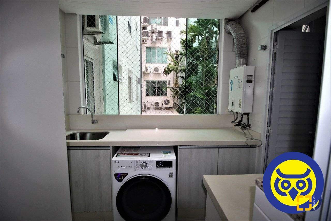 Apartamento com 168m², 7 quartos (sendo 3 suítes), 2 garagens, no bairro Cacupé em Florianópolis