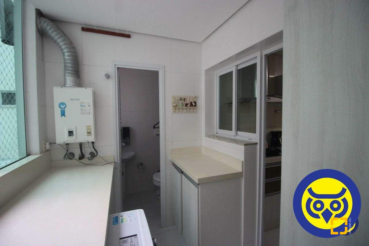 Apartamento com 168m², 7 quartos (sendo 3 suítes), 2 garagens, no bairro Cacupé em Florianópolis