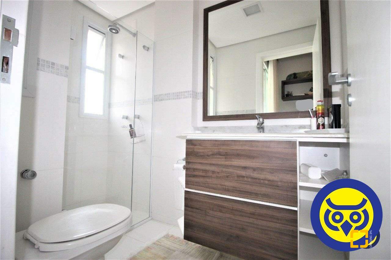 Apartamento com 168m², 7 quartos (sendo 3 suítes), 2 garagens, no bairro Cacupé em Florianópolis