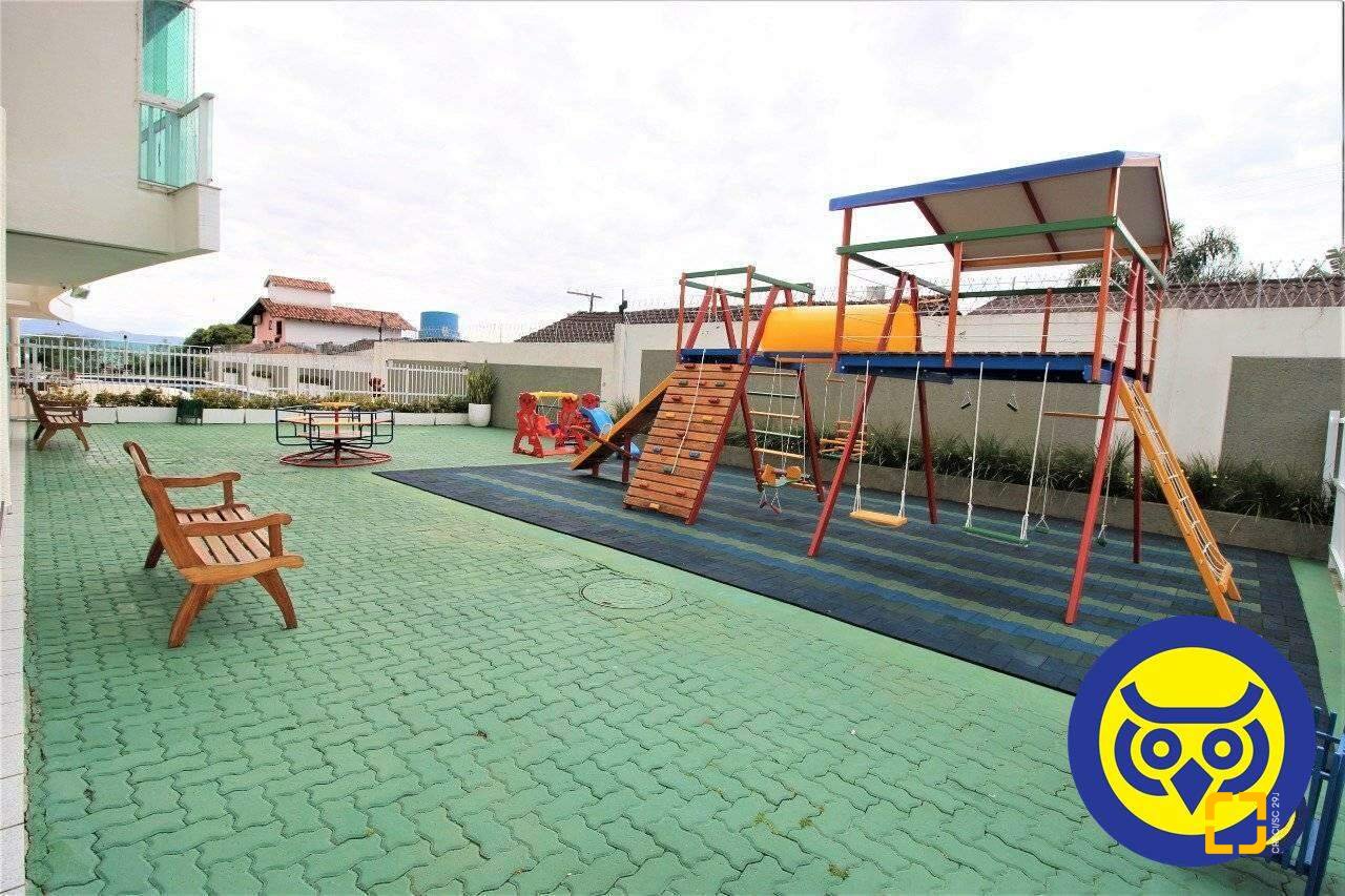 Apartamento com 168m², 7 quartos (sendo 3 suítes), 2 garagens, no bairro Cacupé em Florianópolis