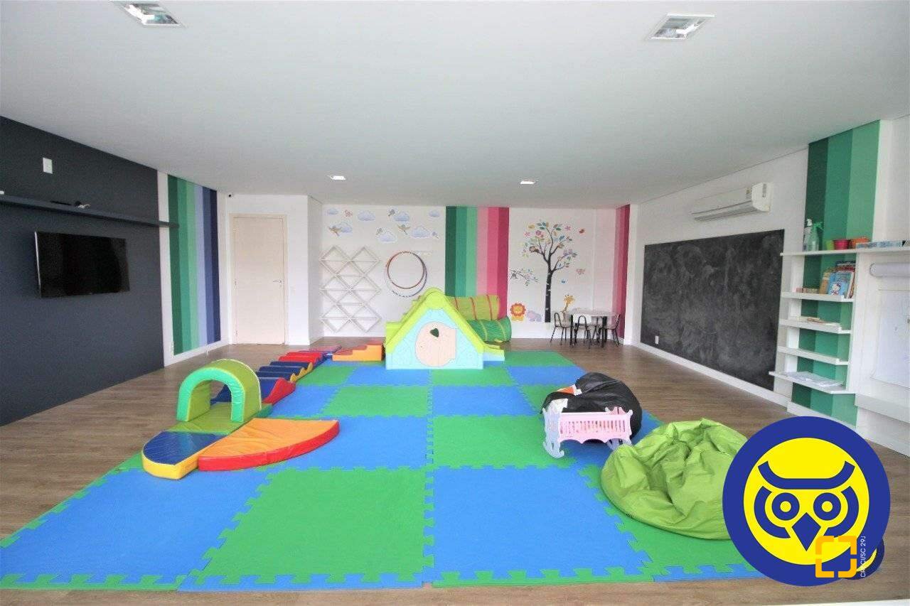 Apartamento com 168m², 7 quartos (sendo 3 suítes), 2 garagens, no bairro Cacupé em Florianópolis