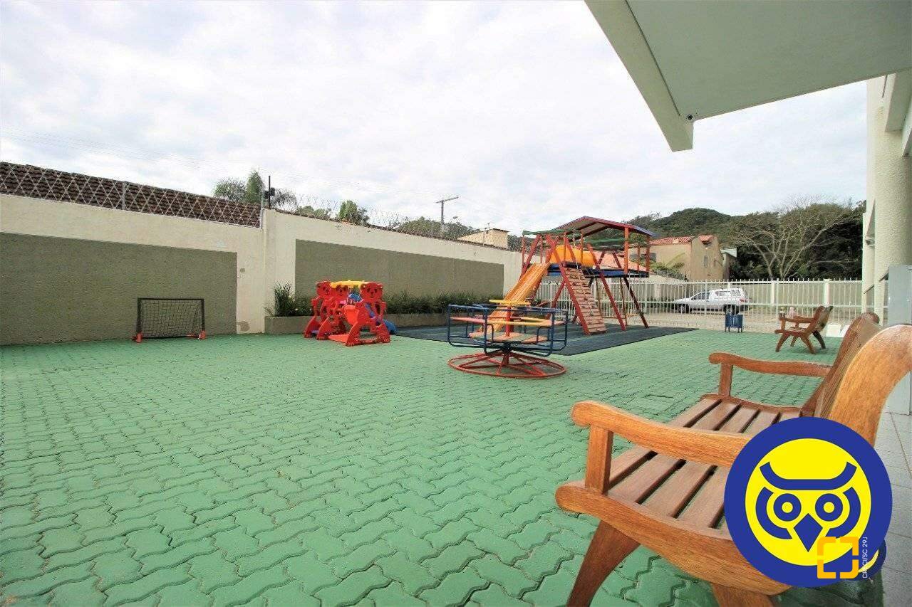 Apartamento com 168m², 7 quartos (sendo 3 suítes), 2 garagens, no bairro Cacupé em Florianópolis