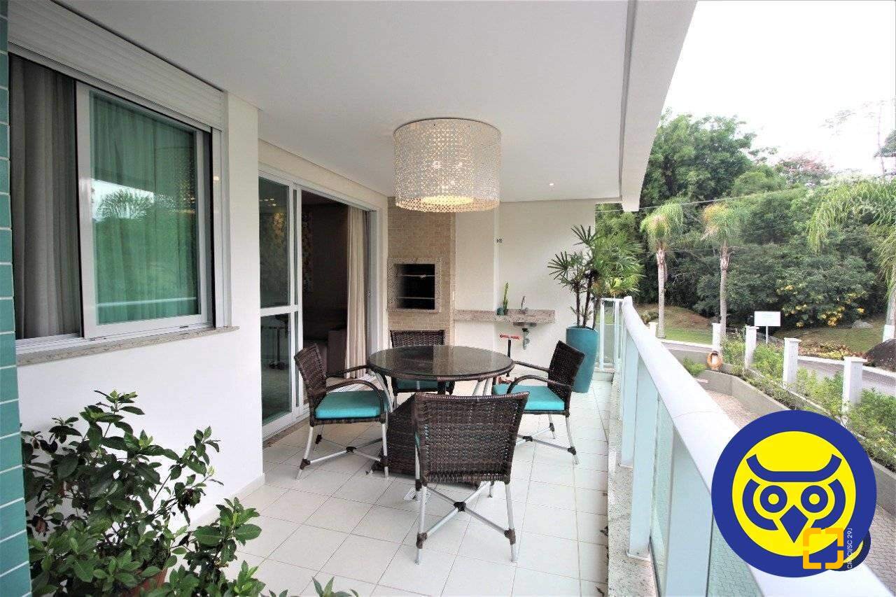 Apartamento com 168m², 7 quartos (sendo 3 suítes), 2 garagens, no bairro Cacupé em Florianópolis