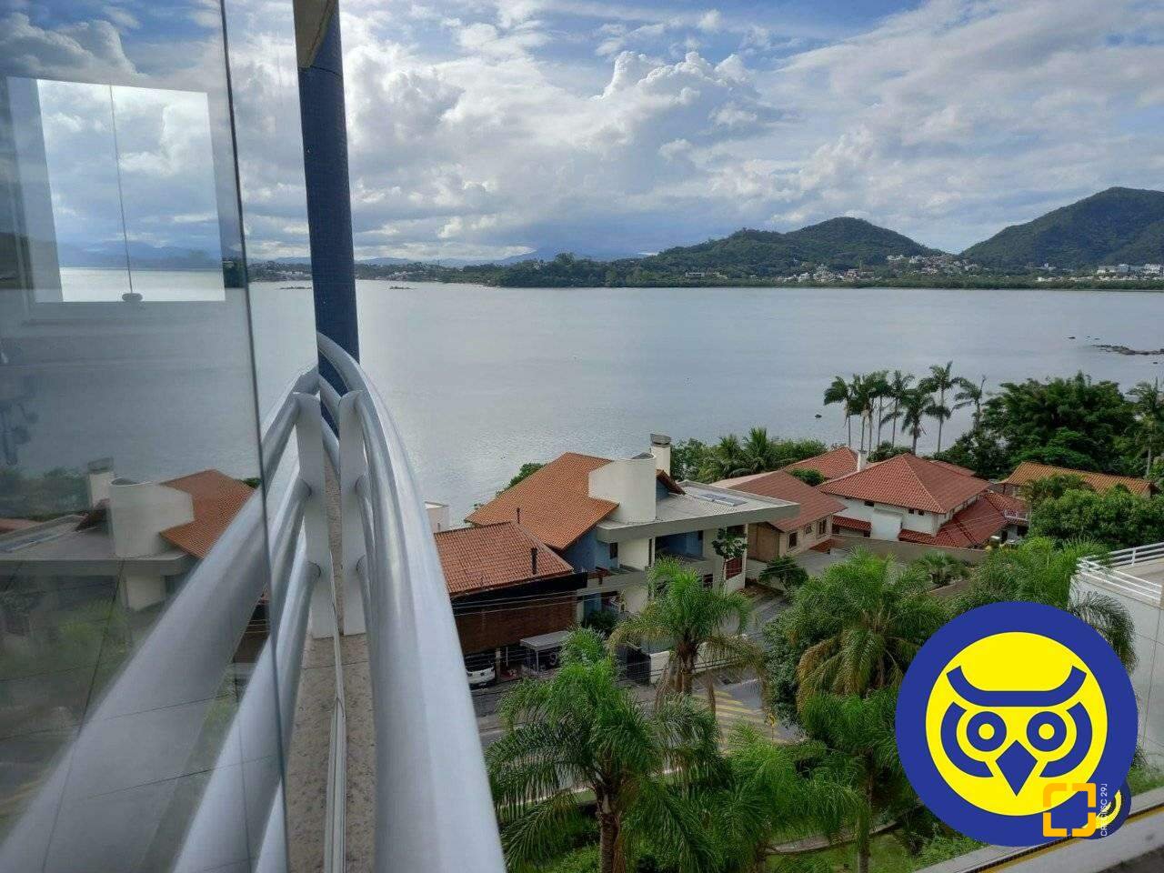 Apartamento com 156m², 6 quartos (sendo 3 suítes), 2 garagens, no bairro João Paulo em Florianópolis