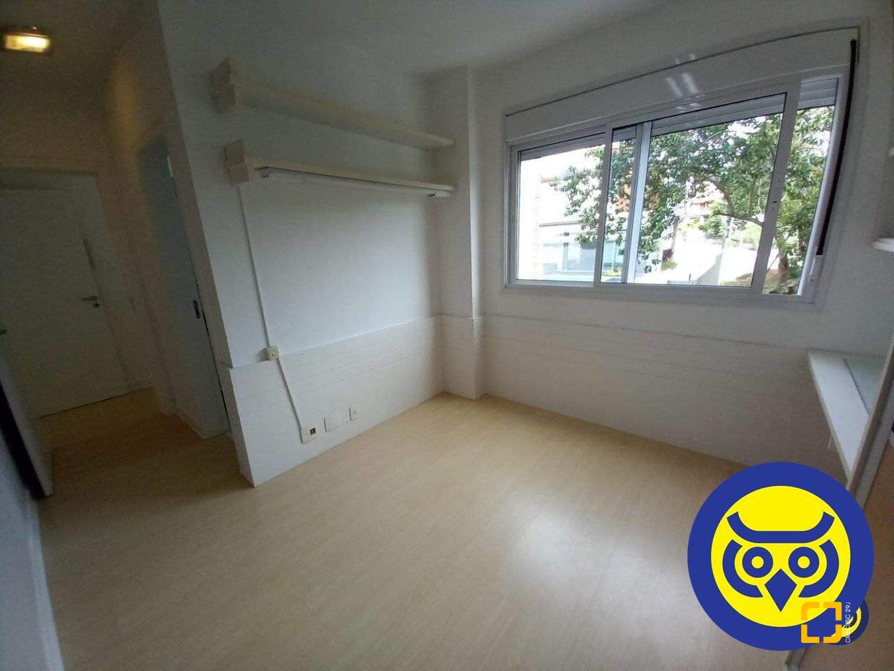 Apartamento com 156m², 6 quartos (sendo 3 suítes), 2 garagens, no bairro João Paulo em Florianópolis
