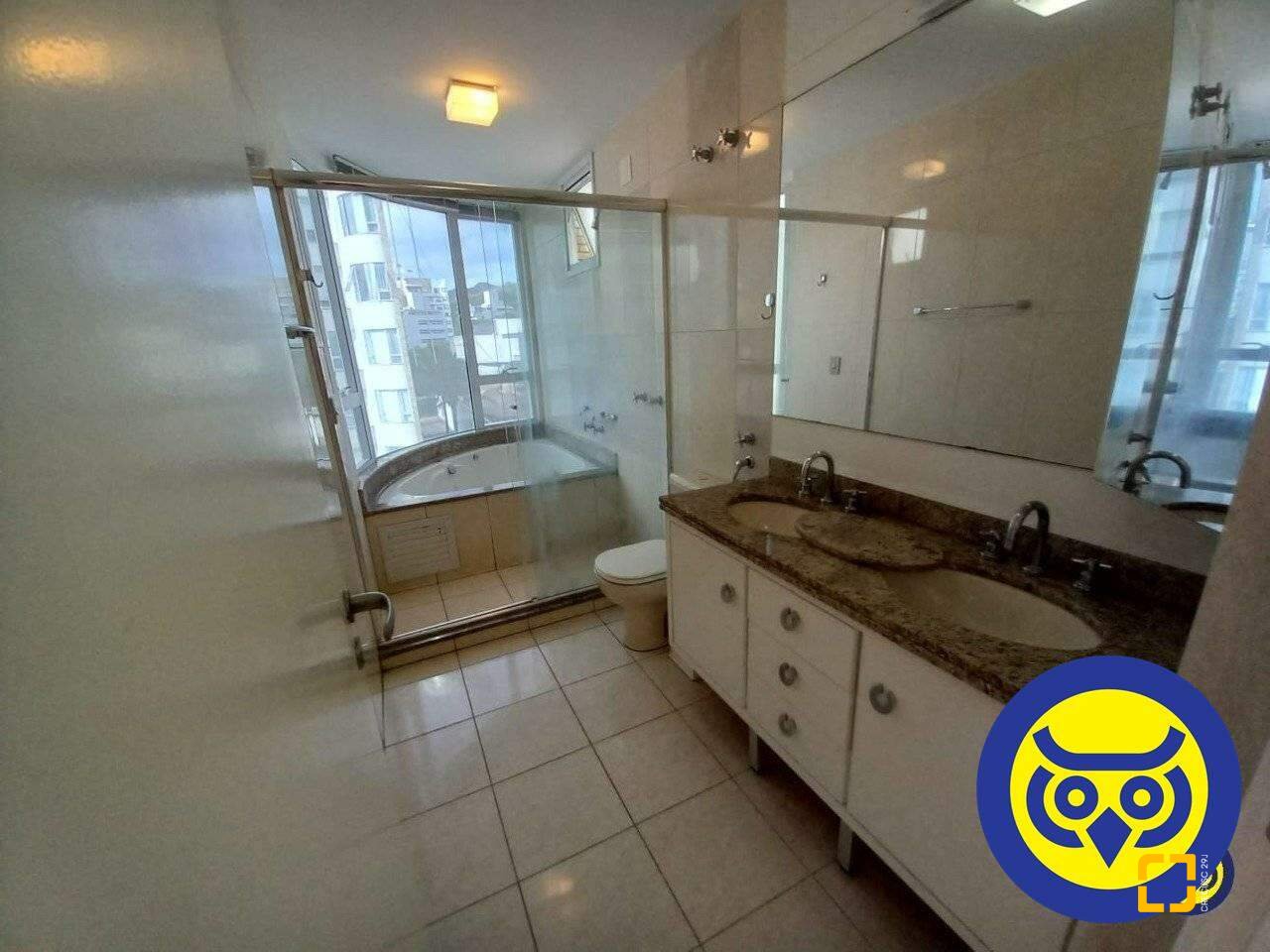 Apartamento com 156m², 6 quartos (sendo 3 suítes), 2 garagens, no bairro João Paulo em Florianópolis