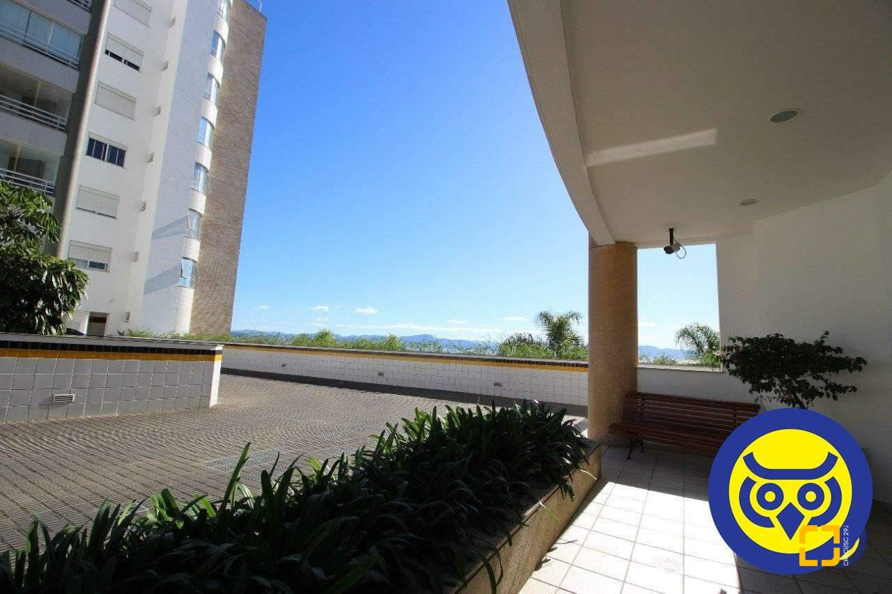 Apartamento com 156m², 6 quartos (sendo 3 suítes), 2 garagens, no bairro João Paulo em Florianópolis