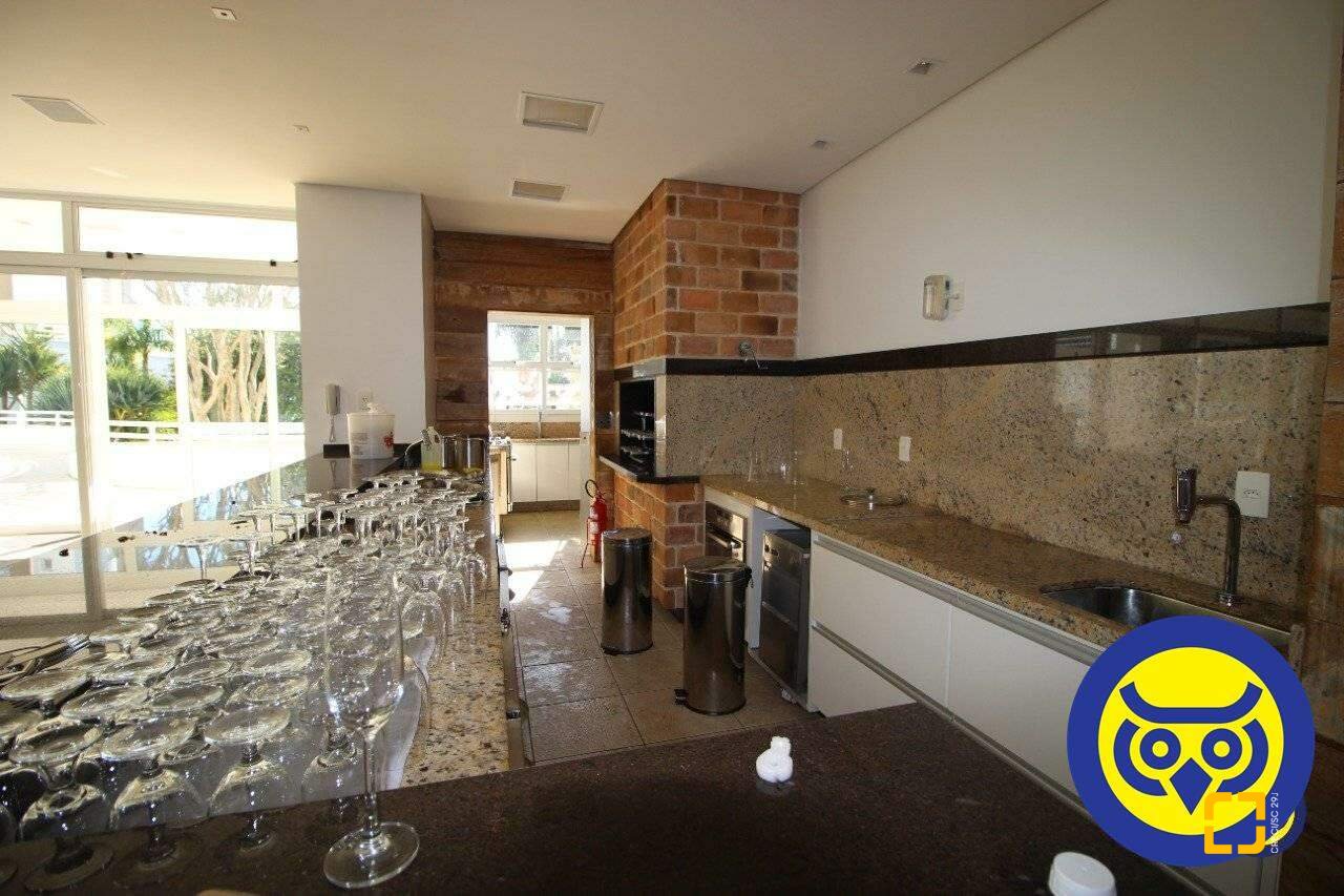 Apartamento com 156m², 6 quartos (sendo 3 suítes), 2 garagens, no bairro João Paulo em Florianópolis
