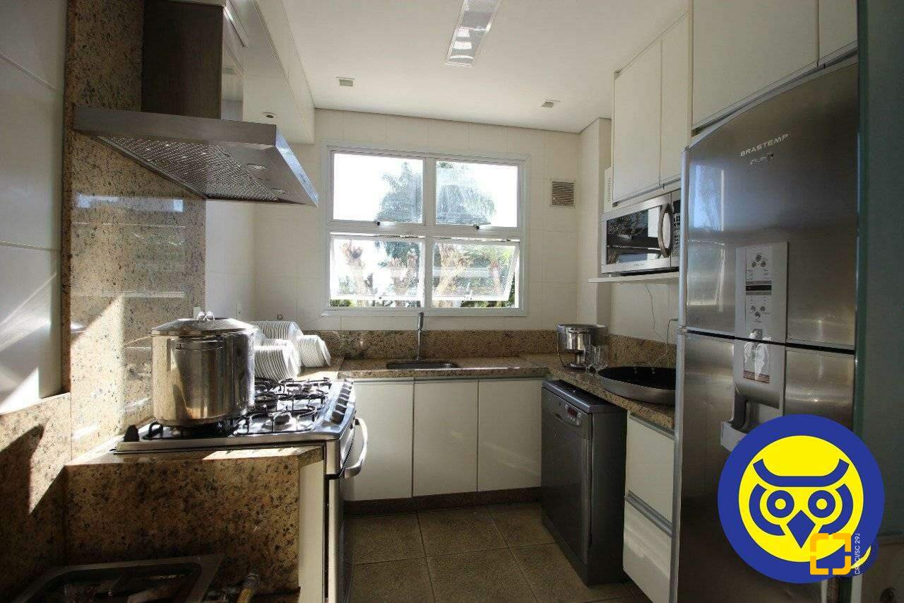 Apartamento com 156m², 6 quartos (sendo 3 suítes), 2 garagens, no bairro João Paulo em Florianópolis