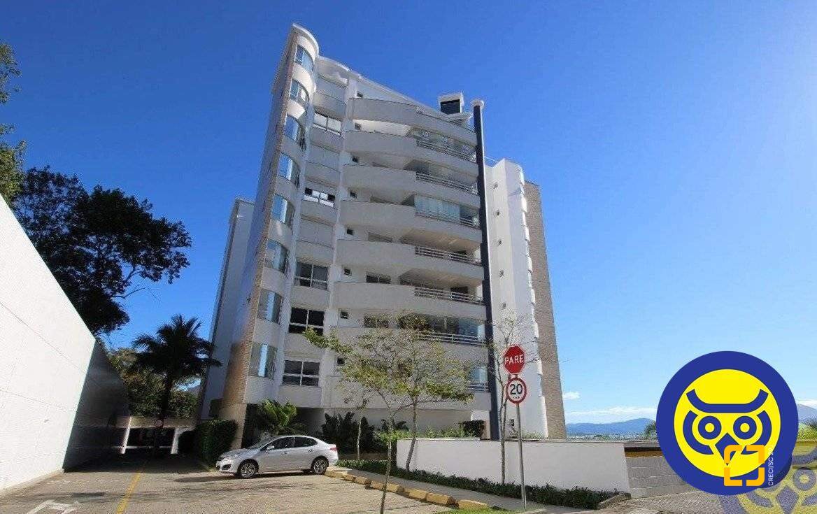 Apartamento com 156m², 6 quartos (sendo 3 suítes), 2 garagens, no bairro João Paulo em Florianópolis