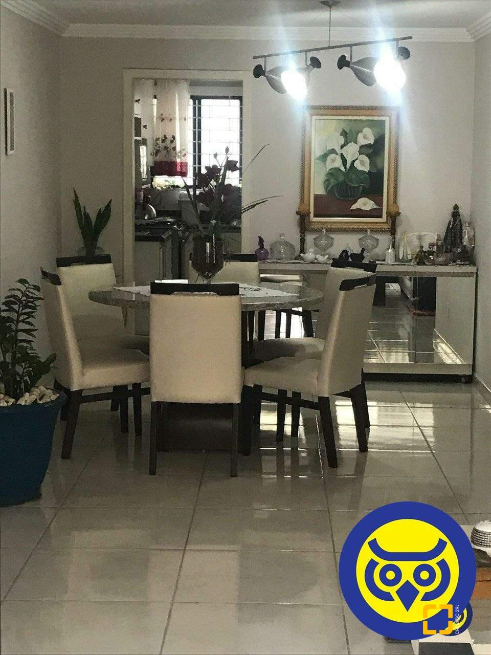 Apartamento com 274m², 4 quartos (sendo 1 suíte), 1 garagem, no bairro Centro em Florianópolis
