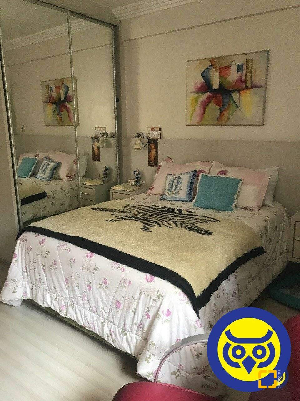 Apartamento com 274m², 4 quartos (sendo 1 suíte), 1 garagem, no bairro Centro em Florianópolis