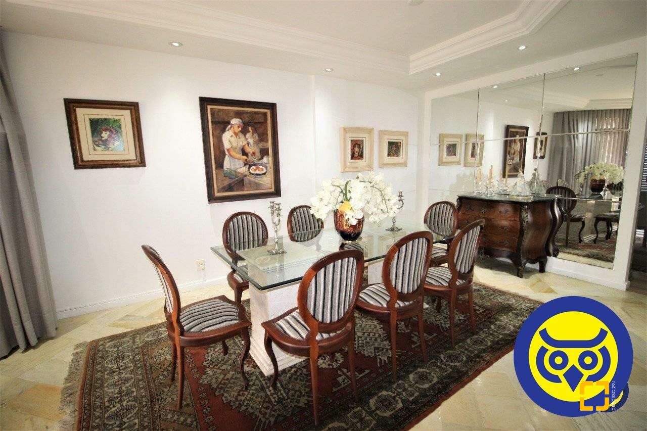 Apartamento com 236m², 5 quartos (sendo 2 suítes), 2 garagens, no bairro Agronômica em Florianópolis