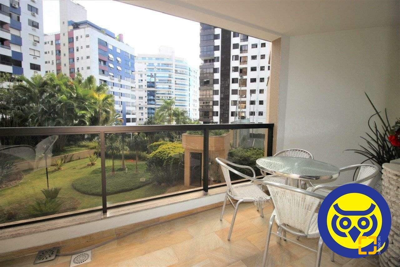 Apartamento com 236m², 5 quartos (sendo 2 suítes), 2 garagens, no bairro Agronômica em Florianópolis