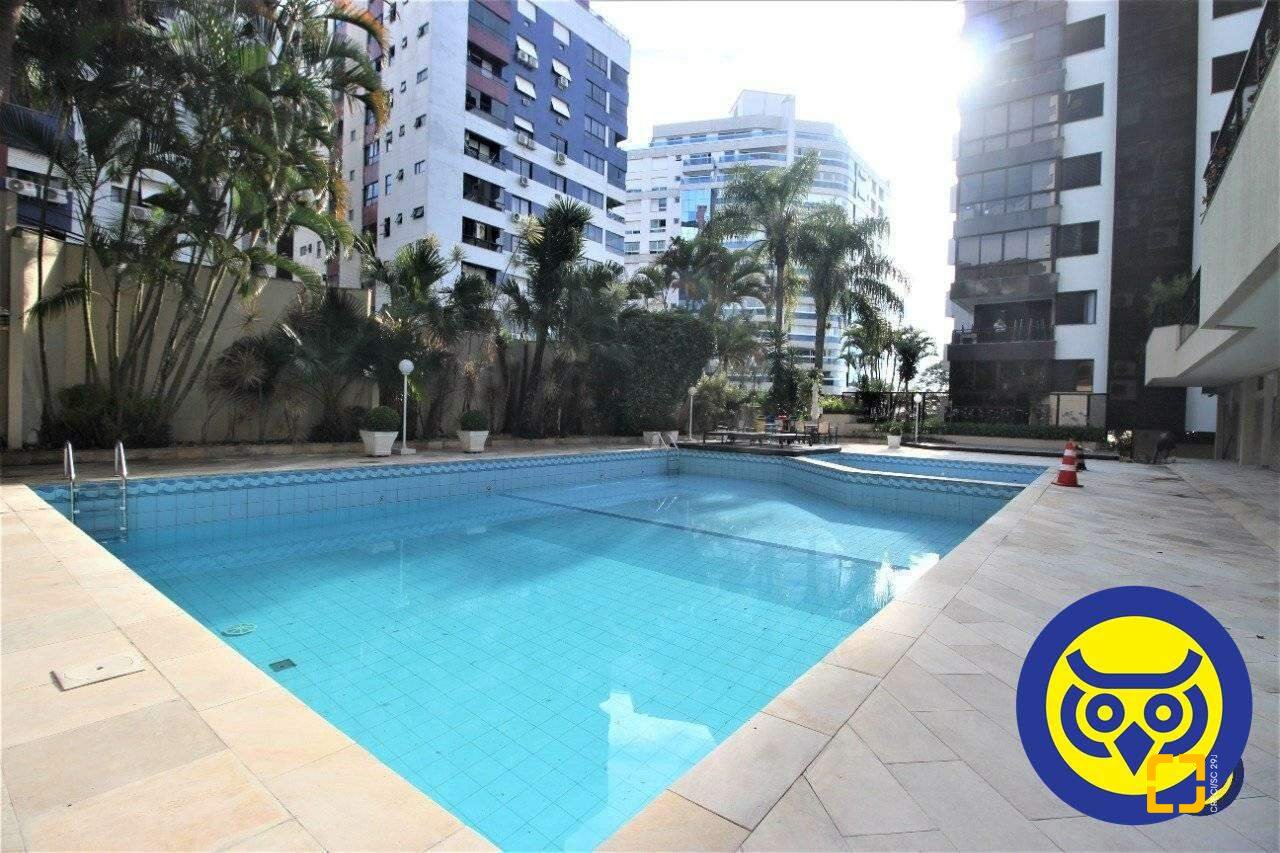Apartamento com 236m², 5 quartos (sendo 2 suítes), 2 garagens, no bairro Agronômica em Florianópolis