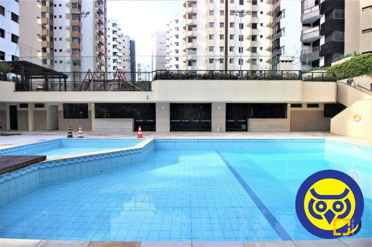 Apartamento com 236m², 5 quartos (sendo 2 suítes), 2 garagens, no bairro Agronômica em Florianópolis