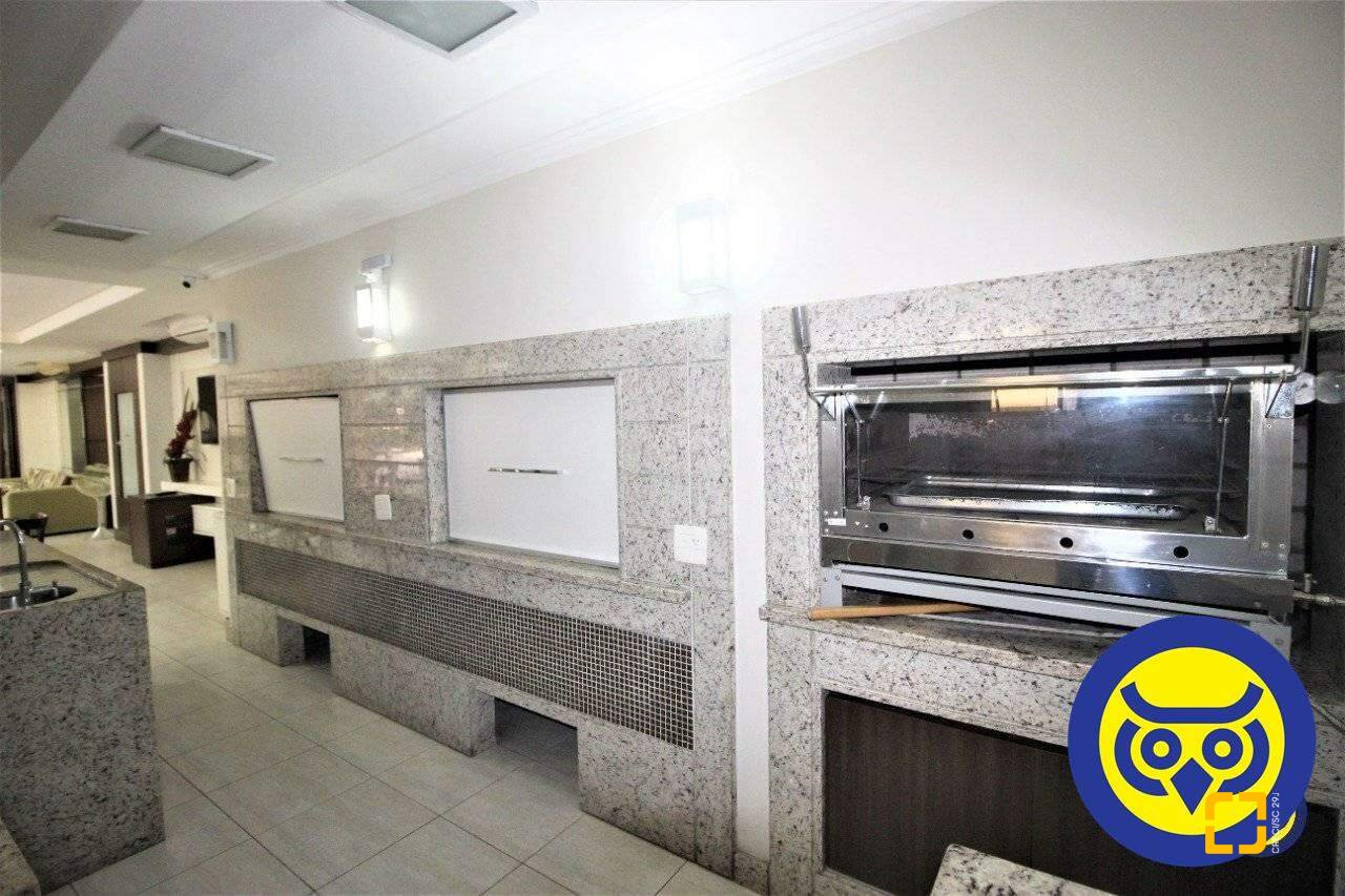 Apartamento com 236m², 5 quartos (sendo 2 suítes), 2 garagens, no bairro Agronômica em Florianópolis