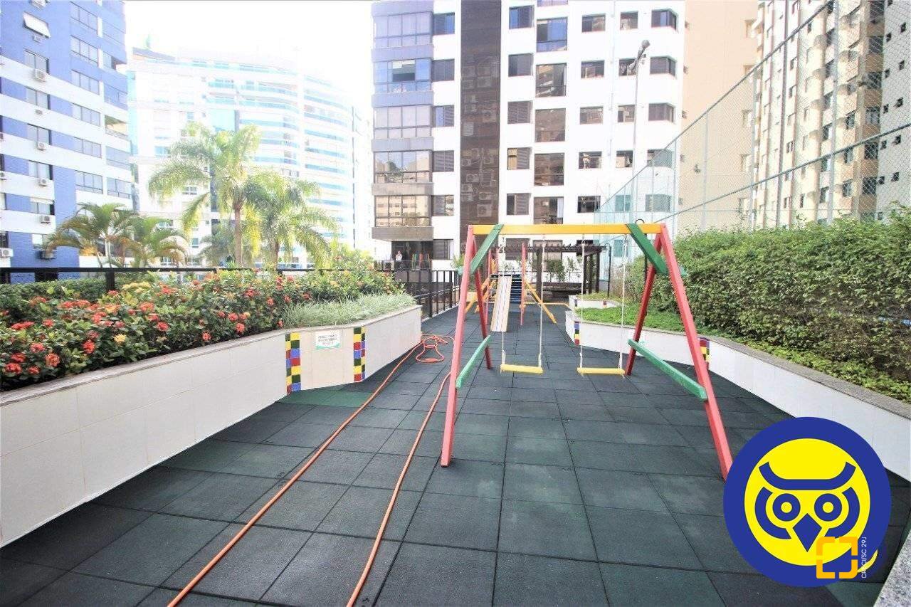 Apartamento com 236m², 5 quartos (sendo 2 suítes), 2 garagens, no bairro Agronômica em Florianópolis