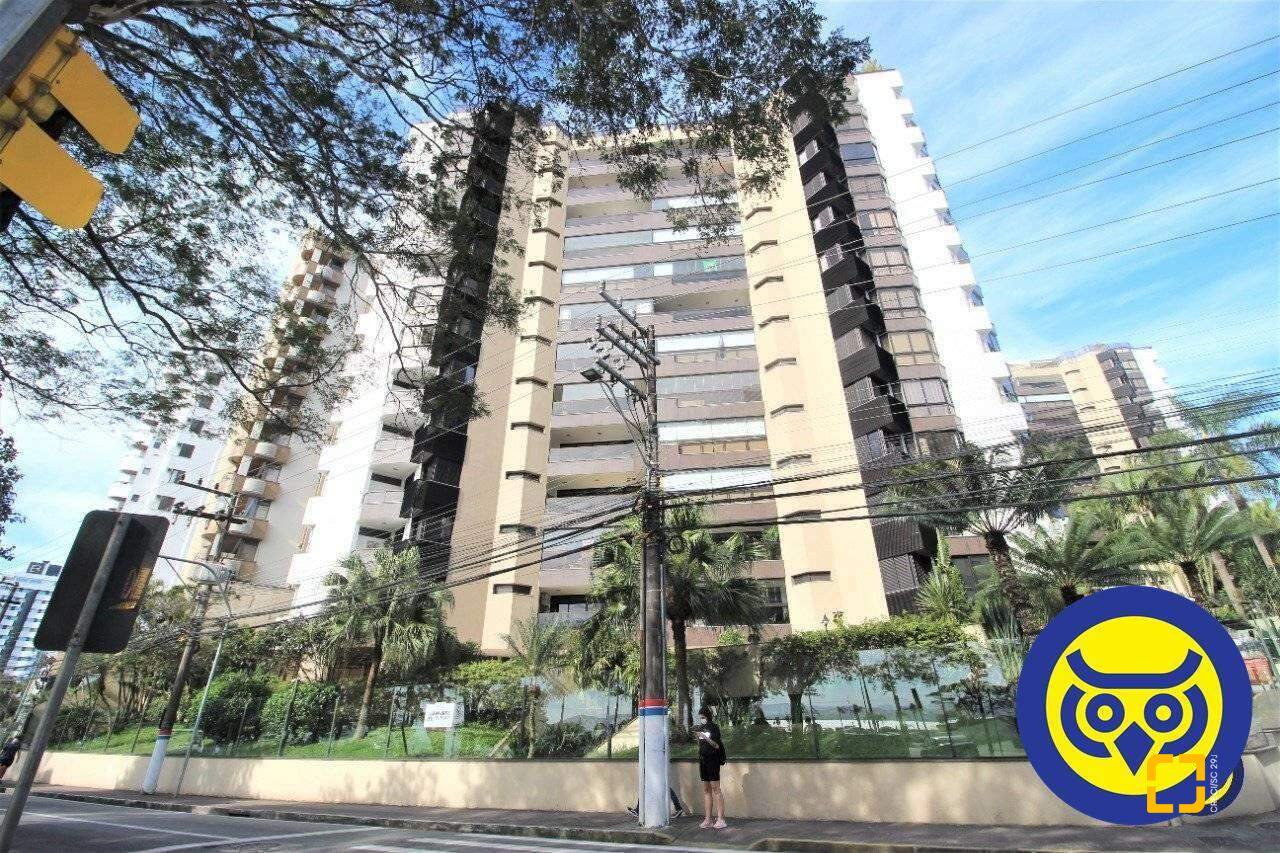 Apartamento com 236m², 5 quartos (sendo 2 suítes), 2 garagens, no bairro Agronômica em Florianópolis