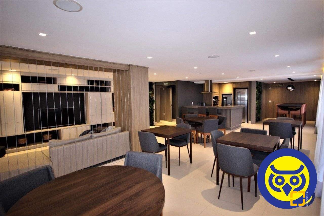 Apartamento com 109m², 5 quartos (sendo 1 suíte), 2 garagens, no bairro João Paulo em Florianópolis