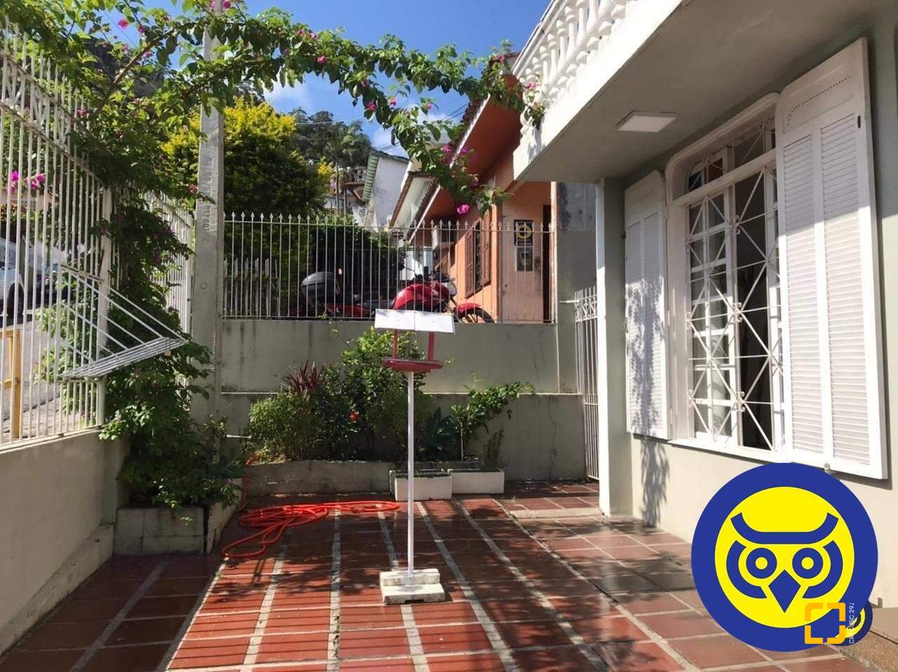 Casa com 191m², 5 quartos (sendo 1 suíte), 2 garagens, no bairro Centro em Florianópolis