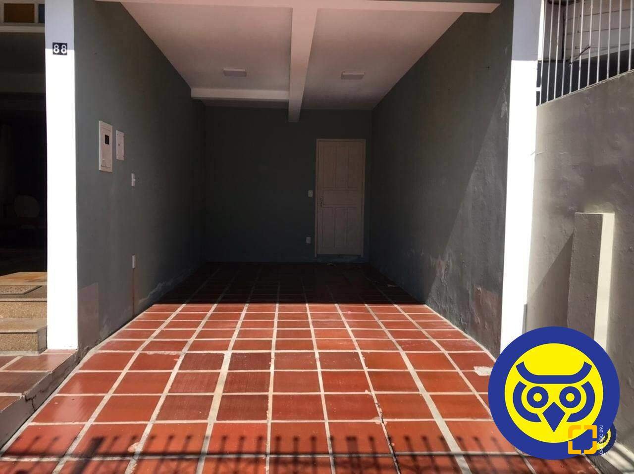 Casa com 191m², 5 quartos (sendo 1 suíte), 2 garagens, no bairro Centro em Florianópolis
